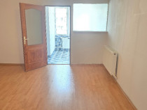 Vand garsoniera in Deva, zona I. Maniu, suprafata utila 31 mp,