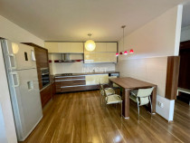 Apartament cu 3 camere- Podul de fier-Bloc Nou