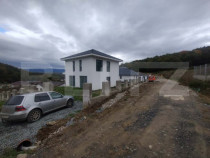 Casa 111 mp,pe 2 nivele cu 4 camere,570 mp teren,zona Valea
