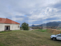 Vila la roșu, 240 mp, teren 93.000 mp - Șoimuș