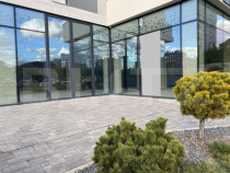 Spatiu comercial cu vad, 280 mp finisat, zona Iulius