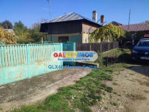 Casa batraneasca si teren Raciu