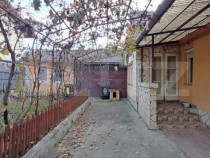 Casa renovabila, 2 camere, aproape de Centru