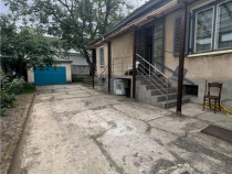 Casa singura in curte, cu garaj, Central, Brasov