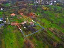 Teren de v&acirc;nzare Unguraș cu priveliște si anexe