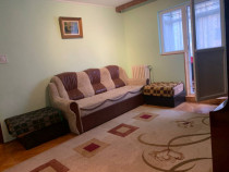 Apartament 3 camere de v&acirc;nzare | Etaj 1 | Balcon | Geam la