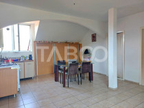 Apartament decomandat 3 camere zona centrala Cisnadie de van