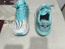 Adidași Noi buni