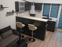 Studio, tip apartament 1 camera, bloc nou, parcare privată, central
