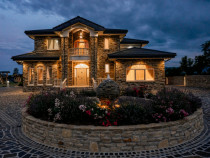 Casa exclusivista cu arhitectură unică, 320mp utili, Horod