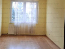 Apartament 4 camere, decomandat - zona Noua