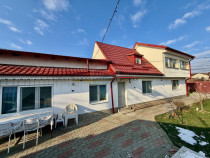 Casă / Vilă cu 4 camere de v&acirc;nzare &icirc;n zona Central