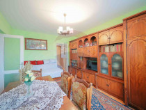 Apartament cu 3 camere, de v&acirc;nzare &icirc;n zona Rogerius