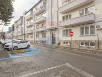 Apartament cu 3 camere de v&acirc;nzare &icirc;n zona Centrul Civic