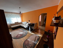 De &icirc;nchiriat apartament 3 camere Micro 16