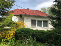 Casă l&acirc;nga Castelul Regal Săv&acirc;rșin