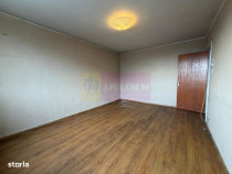 Apartament 3 camere, str Aliorului