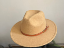 Palarie tip fedora