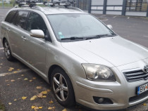 Auto Toyota Avensis