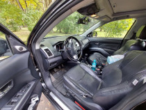 Mitsubishi Outlander 2