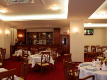 Hotel Ultracentral , SC 4400 mp, D+P+3E, constr 2008, lux, piscina