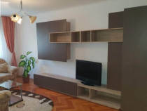 Inchiriere apartament o camera , decomandat , zona Lipovei