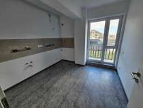 COLOSSEUM: Apartament 2 camere, decomandat zona Tractorul.