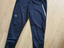 Pantaloni sport pentru copii Decathlon varsta 8 ani