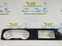 Rama centrala ornament ceasuri bord  Mercedes-Benz E-Class W