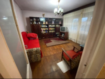 Închiriez apartament trei camere str București