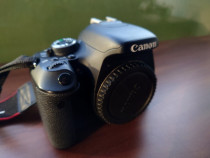 Aparat foto Canon 600D cu obiectiv Canon EF-S 18-135 IS și accesorii