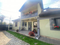 Casa cu 5 camere,390 mp utili,555 mp teren,in Santana de Mur