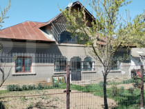 Casa de vanzare , 3 camere, 80mp 1100mp teren , zona Unguren