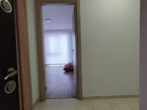 Apartament cu 3 camere | 41 mp curte | Posibilitate spatiu comercial