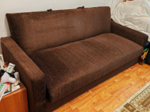 Canapea extensibila cu structura solida din lemn si lada