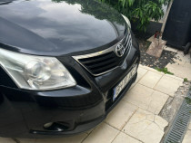 Toyota Avensis masina