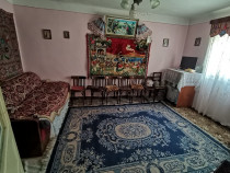 VAND CASA 4 camere ,curte si gradina de 536 mp,sat.Rod