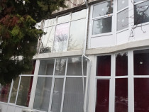 Inchiriez spatiu comercial in Deva, zona A. Iancu (Catedrala), etaj 1,