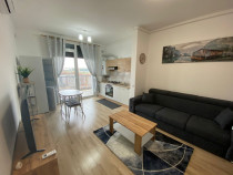 Apartament cu loc de parcare de închiriat.