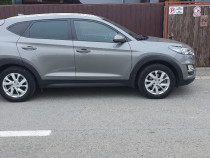 Hyundai tucson masina