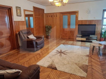 Casă de vanzare, cu 6 camere, 200 mp, zona centrala-Dej
