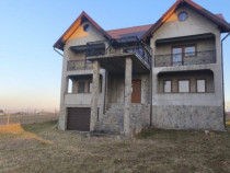 Casa finisata, teren 2500mp, Marginea