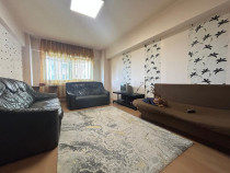 Apartament cu 3 camere, decomandat - zona Racadau