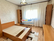 Apartament 3 camere PANDURI ACADEMIA MILITARA etajul 3,hol