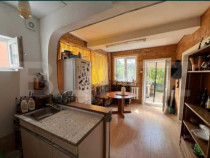 Casa individuala de inchiriat, cu 5 camere, 250 mp, zona Cet