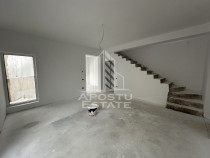 Duplex cu 5 camere si 2 bai, despartit prin camera tehnic...