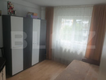 Apartament 3 camere, decomandat, zona Manastur