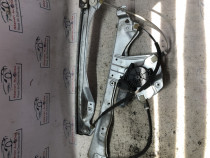 Macara geam dreapta fata Renault Clio 3 2010