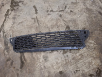 Grila bara fata Dacia Duster 2013