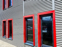 Complex imobiliar:cladire birouri, 2 hale noi si 3424 mp teren,P.Neamt